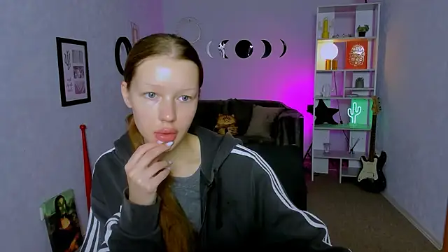 khloebeauty online show from October 1, 2025, 5:57 am