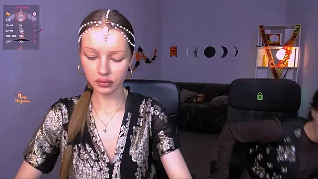 khloebeauty online show from October 31, 2025, 9:49 pm