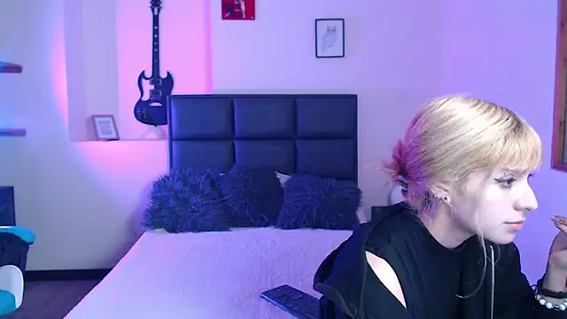 Amnesia  online show from October 8, 2025, 12:25 pm