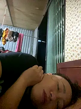 Snapshot of Dunmii chatting on October 14, 2025, 11:27 pm Dunmii online show from October 14, 2025, 11:27 pm