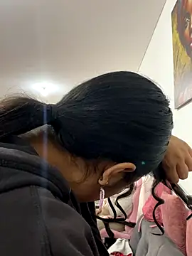 SharaRous online show from December 5, 2025, 12:03 pm