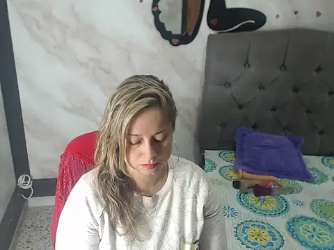 Brenda bigtitis online show from November 8, 2025, 5:01 pm