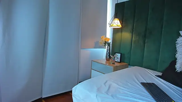 kittyy milk 001 online show from October 17, 2025, 8:33 pm