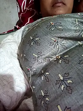 Snapshot of maskedlover321 chatting on January 13, 2026, 4:40 am maskedlover321 online show from January 13, 2026, 4:40 am