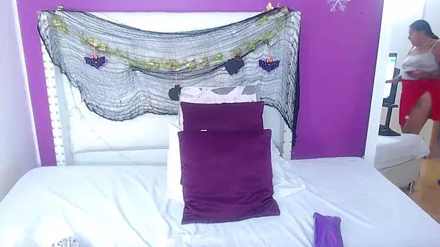 fat naughtyass online show from November 5, 2025, 2:28 pm