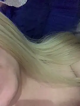 loiragoxtosinnha online show from October 25, 2025, 1:02 am