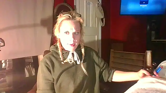 TaylorMade2223 online show from September 13, 2025, 5:29 am