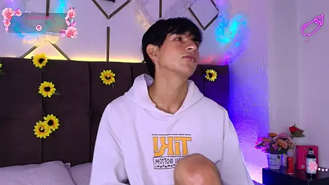 AleAurarashi online show from April 15, 2026, 4:14 pm