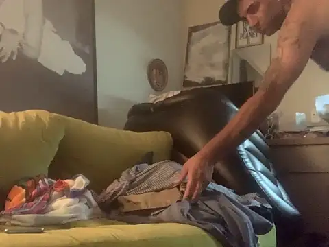 Hothotboyg online show from September 12, 2025, 3:06 am