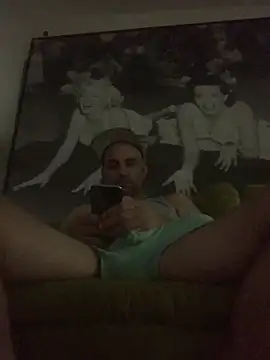 Hothotboyg online show from March 19, 2026, 1:42 am