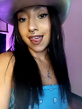 Snapshot of Luna_Moo_ chatting on October 9, 2025, 4:10 am Luna Moo  online show from October 9, 2025, 4:10 am