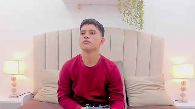 aron twink66 online show from September 13, 2025, 1:33 pm