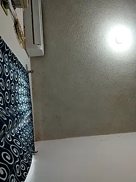 Jovenlechoso2044 online show from September 28, 2025, 9:31 pm