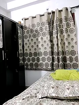 Snapshot of avi007p chatting on May 8, 2026, 4:45 pm avi007p online show from May 8, 2026, 4:45 pm