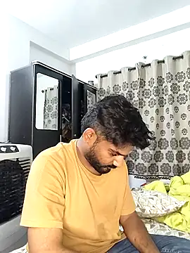 Snapshot of avi007p chatting on June 7, 2026, 5:06 pm avi007p online show from June 7, 2026, 5:06 pm