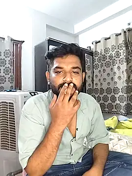 Snapshot of avi007p chatting on June 12, 2026, 6:29 pm avi007p online show from June 12, 2026, 6:29 pm