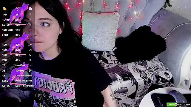 ArlineCarroll online show from December 18, 2025, 4:07 am