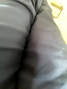 sexy-colombiana online show from December 22, 2025, 9:45 pm