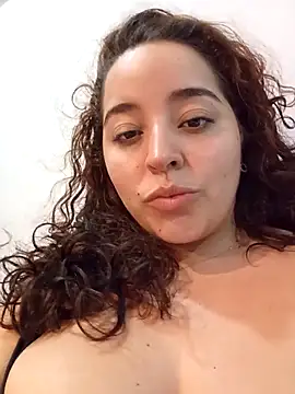 Snapshot of LoanaSantos chatting on September 23, 2025, 4:04 am LoanaSantos online show from September 23, 2025, 4:04 am