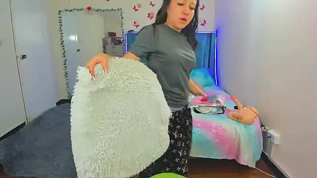 Luna Analya online show from September 15, 2025, 10:48 am