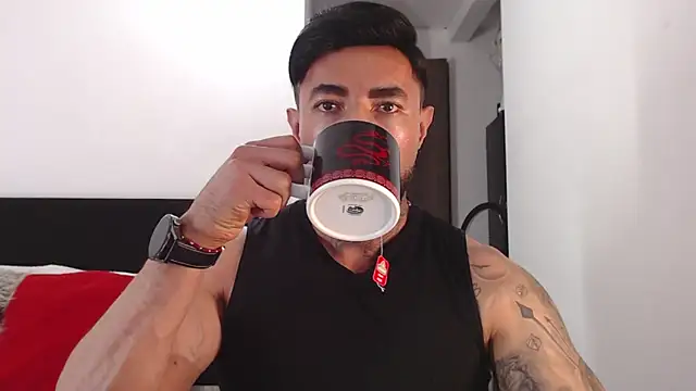 Snapshot of andrea_de_lucaa chatting on June 17, 2026, 4:04 am andrea de lucaa online show from June 17, 2026, 4:04 am