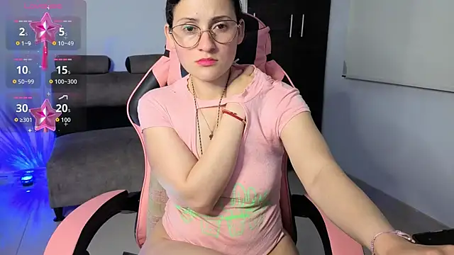 Snapshot of lindasyt chatting on July 3, 2026, 10:43 am lindasyt online show from July 3, 2026, 10:43 am