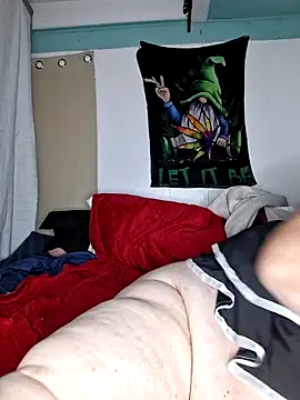 Courdles online show from September 13, 2025, 1:33 pm