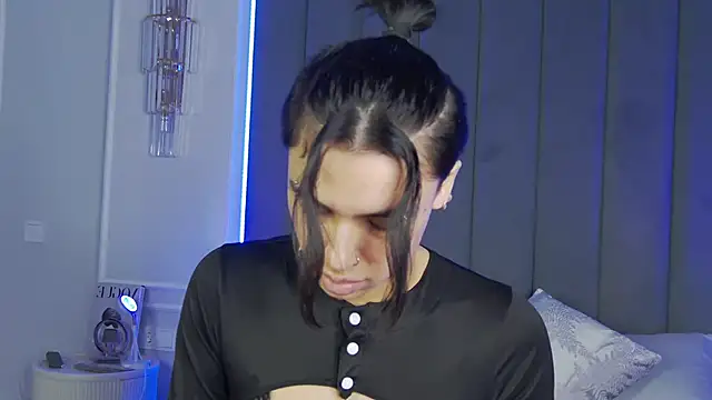 VioletAsh online show from October 16, 2025, 4:46 am