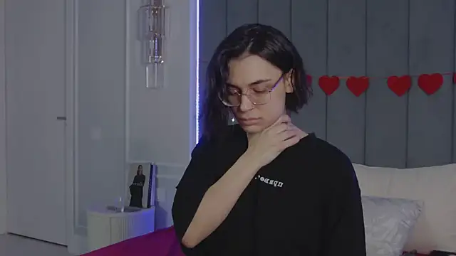 VioletAsh online show from March 12, 2026, 4:29 am