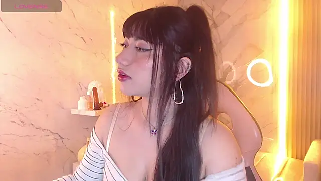 Sophia tf online show from September 16, 2025, 1:23 pm