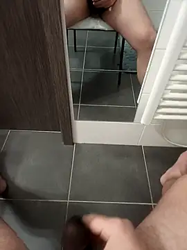 uneviesexy online show from November 7, 2025, 8:31 pm