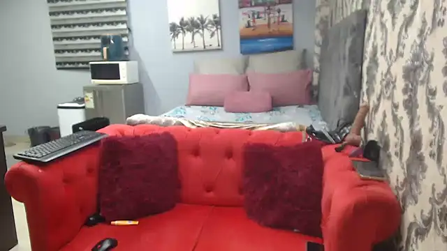 SweetPortableAmber online show from May 27, 2026, 2:47 pm