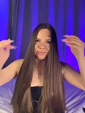 Snapshot of Chloe_loo chatting on September 20, 2025, 6:53 pm Chloe loo online show from September 20, 2025, 6:53 pm