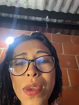 Emma  cumlovee online show from May 15, 2026, 11:17 am