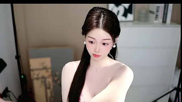 abbyli12 online show from March 18, 2026, 4:32 pm