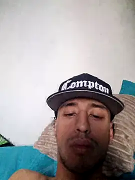 Santi2323xxX online show from April 20, 2026, 10:11 pm