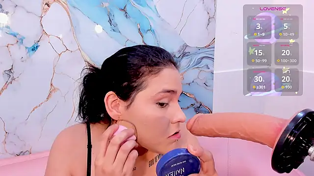 TIFFANY GLOW   online show from October 25, 2025, 8:03 pm