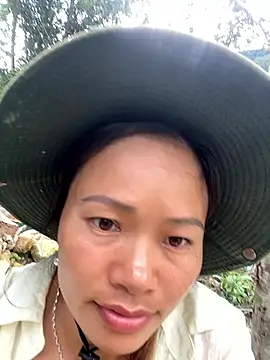 Snapshot of Xudaymin chatting on September 18, 2025, 9:33 am Xudaymin online show from September 18, 2025, 9:33 am