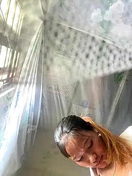 Snapshot of Xudaymin chatting on October 4, 2025, 5:38 am Xudaymin online show from October 4, 2025, 5:38 am