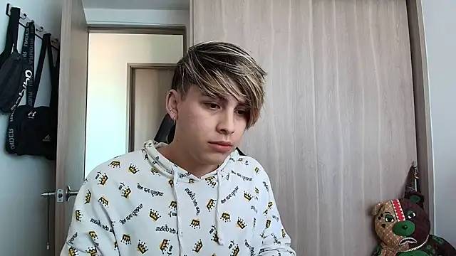 Snapshot of brunothompson3 chatting on September 21, 2025, 8:10 pm brunothompson3 online show from September 21, 2025, 8:10 pm