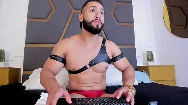 massimofiore  online show from October 31, 2025, 3:40 am