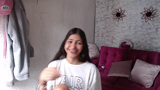 Snapshot of Evagirl69 chatting on June 18, 2026, 12:31 pm Evagirl69 online show from June 18, 2026, 12:31 pm