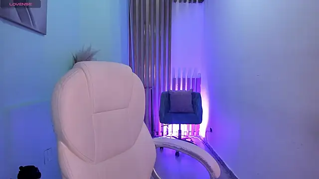 PauliinaBelle  online show from January 17, 2026, 1:27 pm