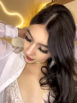 Zoe Serrat online show from December 15, 2025, 12:53 pm