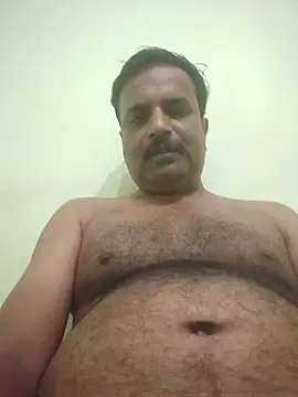 vardh033 online show from October 5, 2025, 9:13 pm