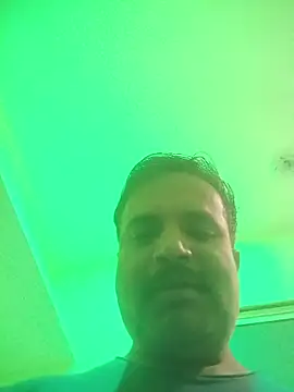 vardh033 online show from October 7, 2025, 4:59 pm