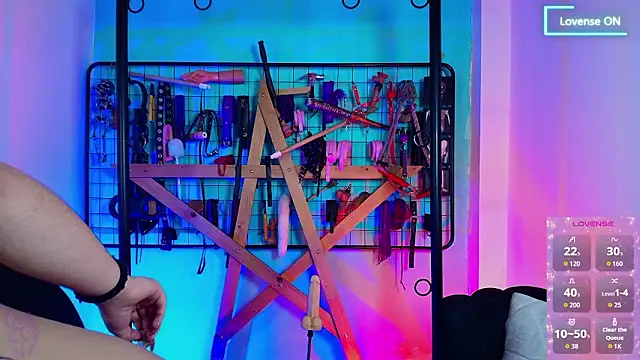 Snapshot of Mrmia_bdsm_extreme chatting on February 13, 2026, 1:18 pm Mrmia bdsm extreme online show from February 13, 2026, 1:18 pm