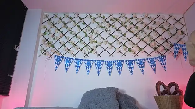 MiaCollinssx online show from September 30, 2025, 2:00 pm