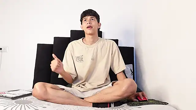 alexmark  online show from October 24, 2025, 1:40 pm