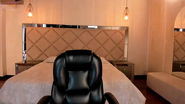 TiffannySins online show from February 28, 2026, 6:53 pm